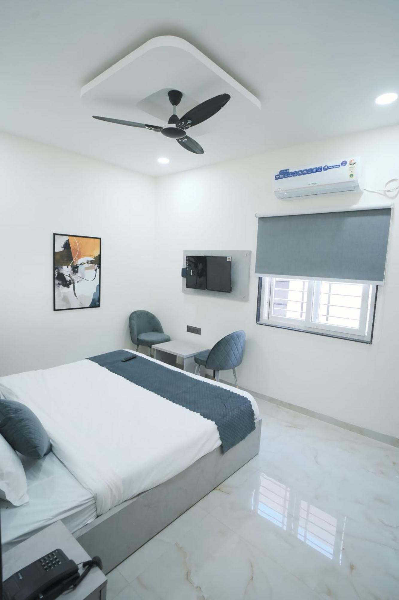 Hotel Sky City Nagpur Bagian luar foto